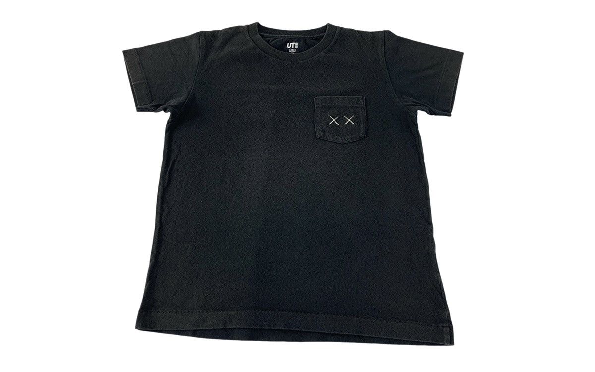 Kaws Kaws Sesame Street Single Pocket Art Logo Tee Size S / US 4 / IT 40 - 3 Thumbnail