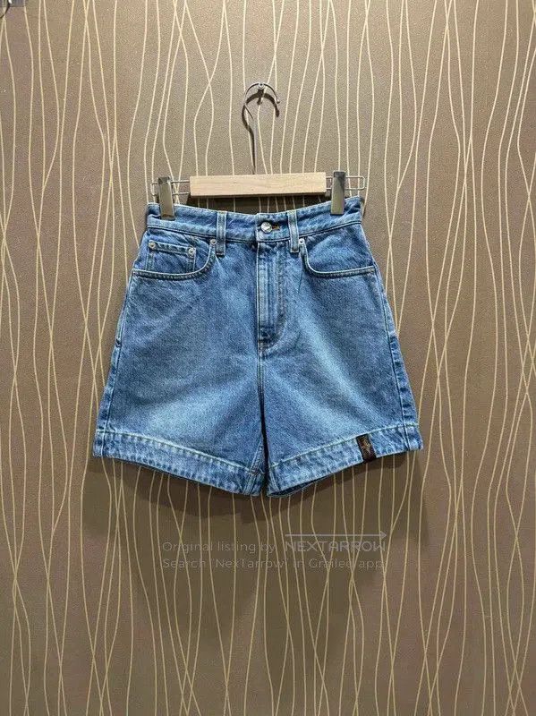 Louis Vuitton New Denim Shorts Size XS .