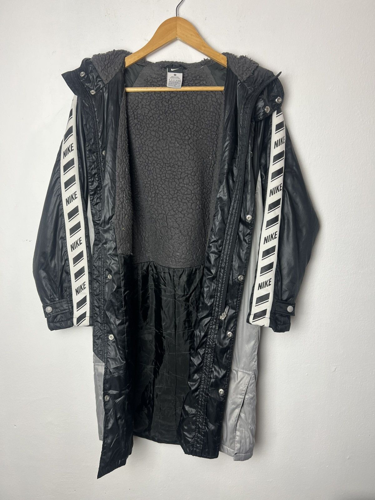 Nike Vintage Nike Taped Long Jacket Side Tape Size US M / EU 48-50 / 2 - 11 Thumbnail