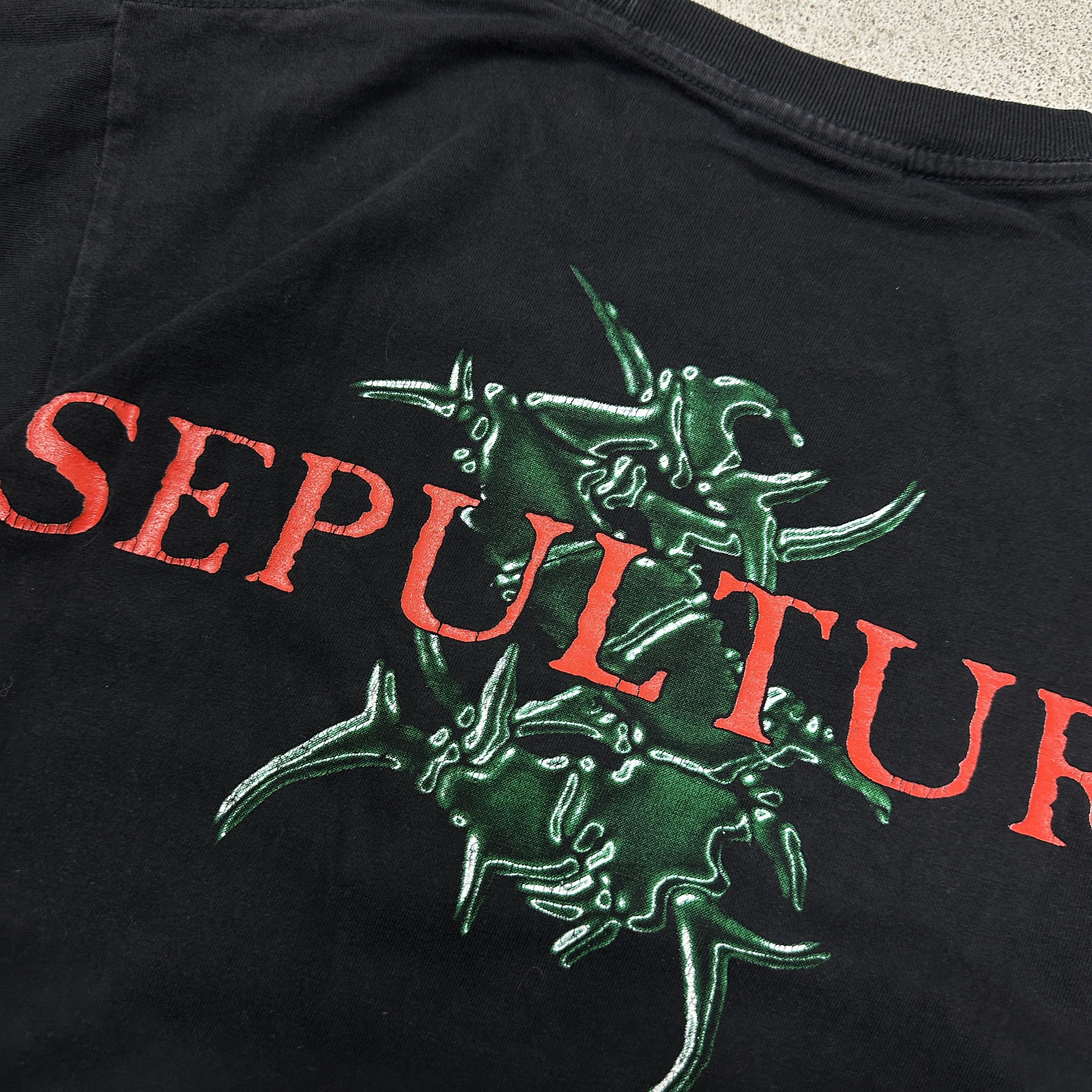 Vintage Vintage Avant Garde Printed Oversize Sepultura T-shirt 00s Size US M / EU 48-50 / 2 - 5 Thumbnail