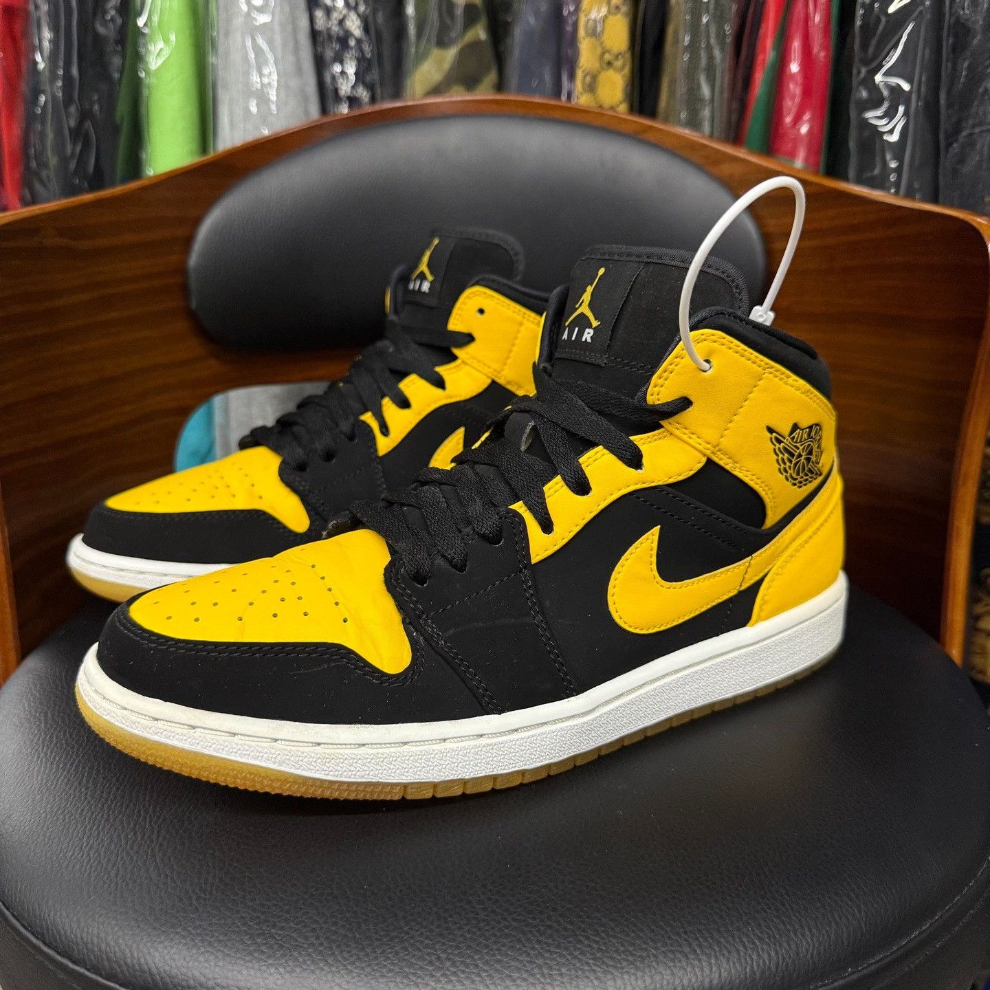 Nike Nike AJ1 Yellow Lowtop Sneakers 10 Men Size US 10 / EU 43 - 1 Thumbnail
