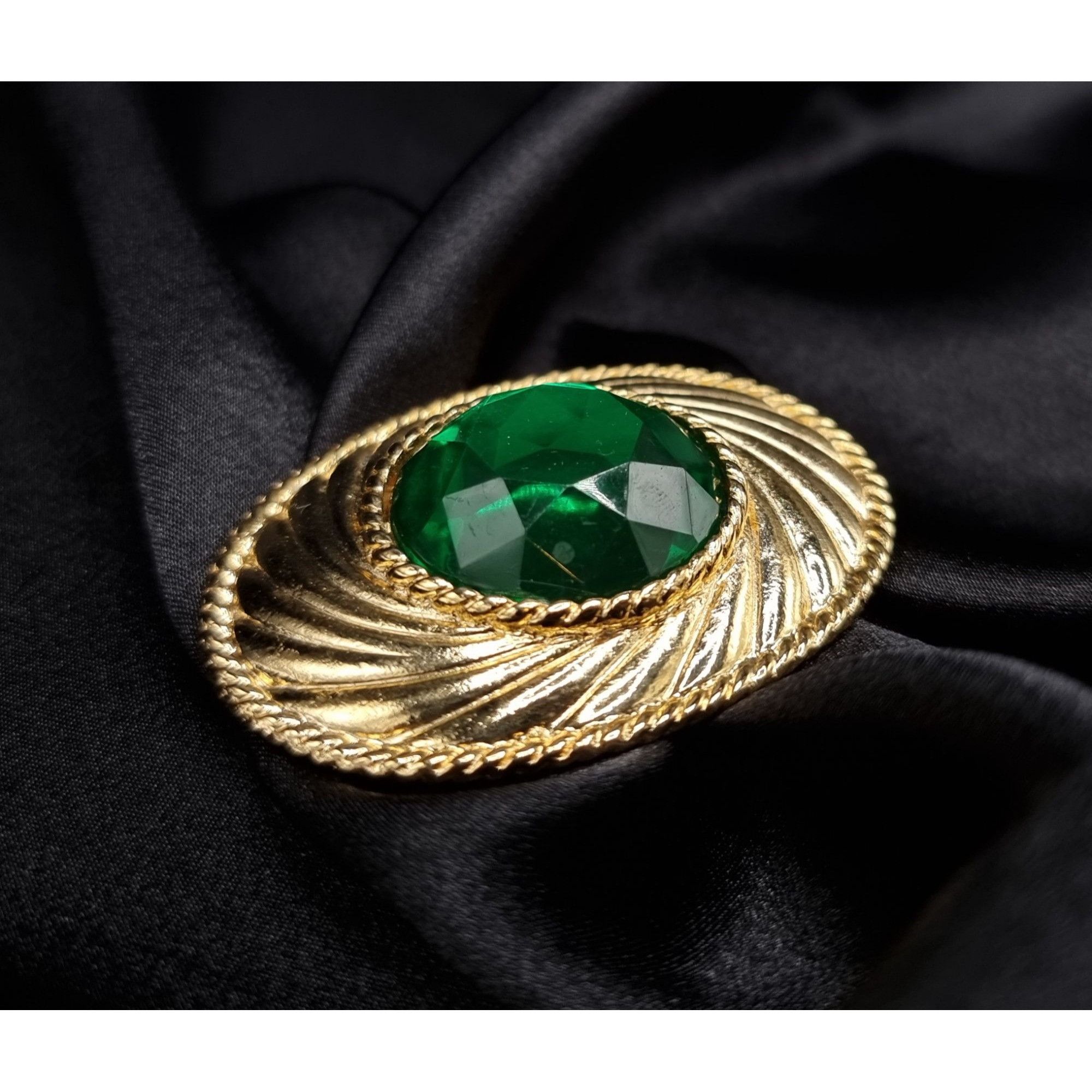 Vintage Vintage 1980's Parfums Ungaro Paris Brooch With Large Green Size ONE SIZE - 3 Thumbnail