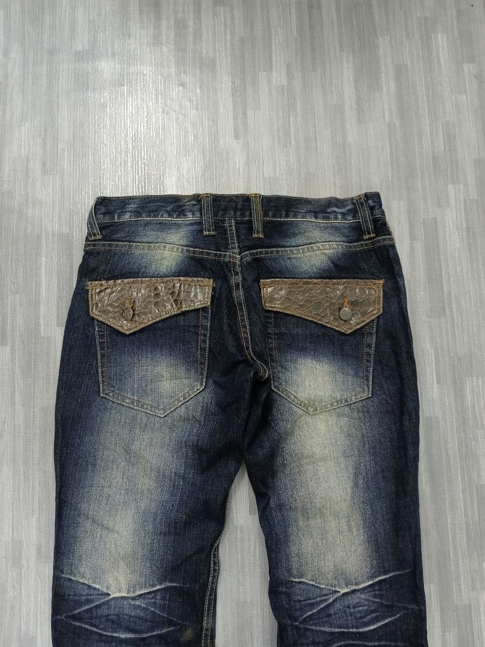 Japanese Brand FLARE WASHED ROOT THREE DENIM pANTS Size US 30 / EU 46 - 5 Thumbnail