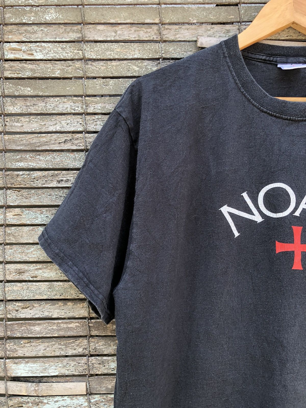 Noah Noah Cross Center Logo Tshirt Size US L / EU 52-54 / 3 - 6 Thumbnail