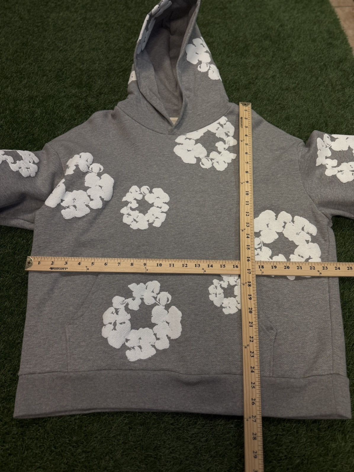 DENIM TEARS Denim Tears OG Cotton Wreath Grey Hoodie Size XXL Size US XXL / EU 58 / 5 - 8 Thumbnail