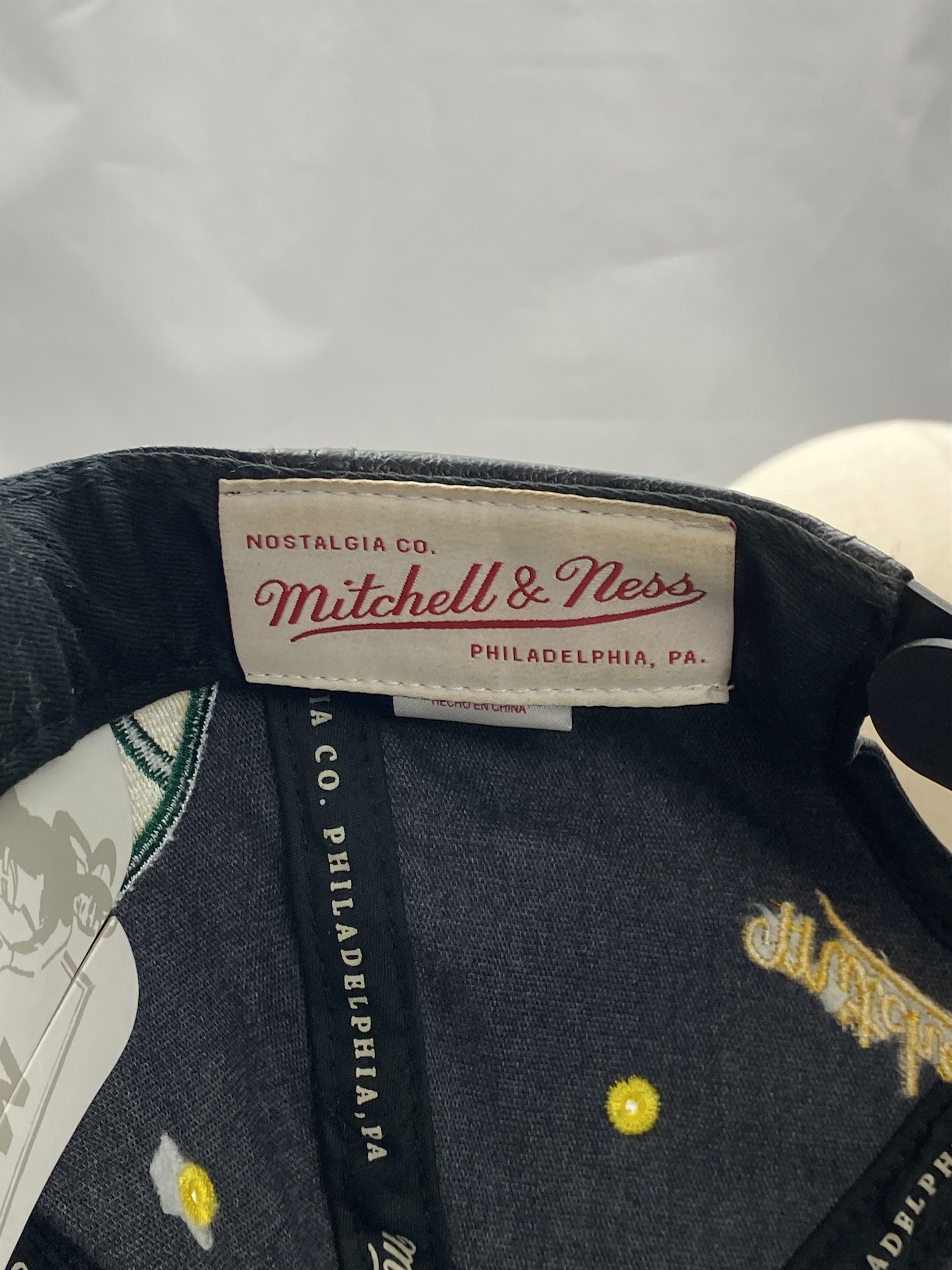 Mitchell & Ness × NBA SEATTLE SUPERSONICS Hat Snapback Logo Flat Brim Faux Leather Size ONE SIZE - 10 Thumbnail