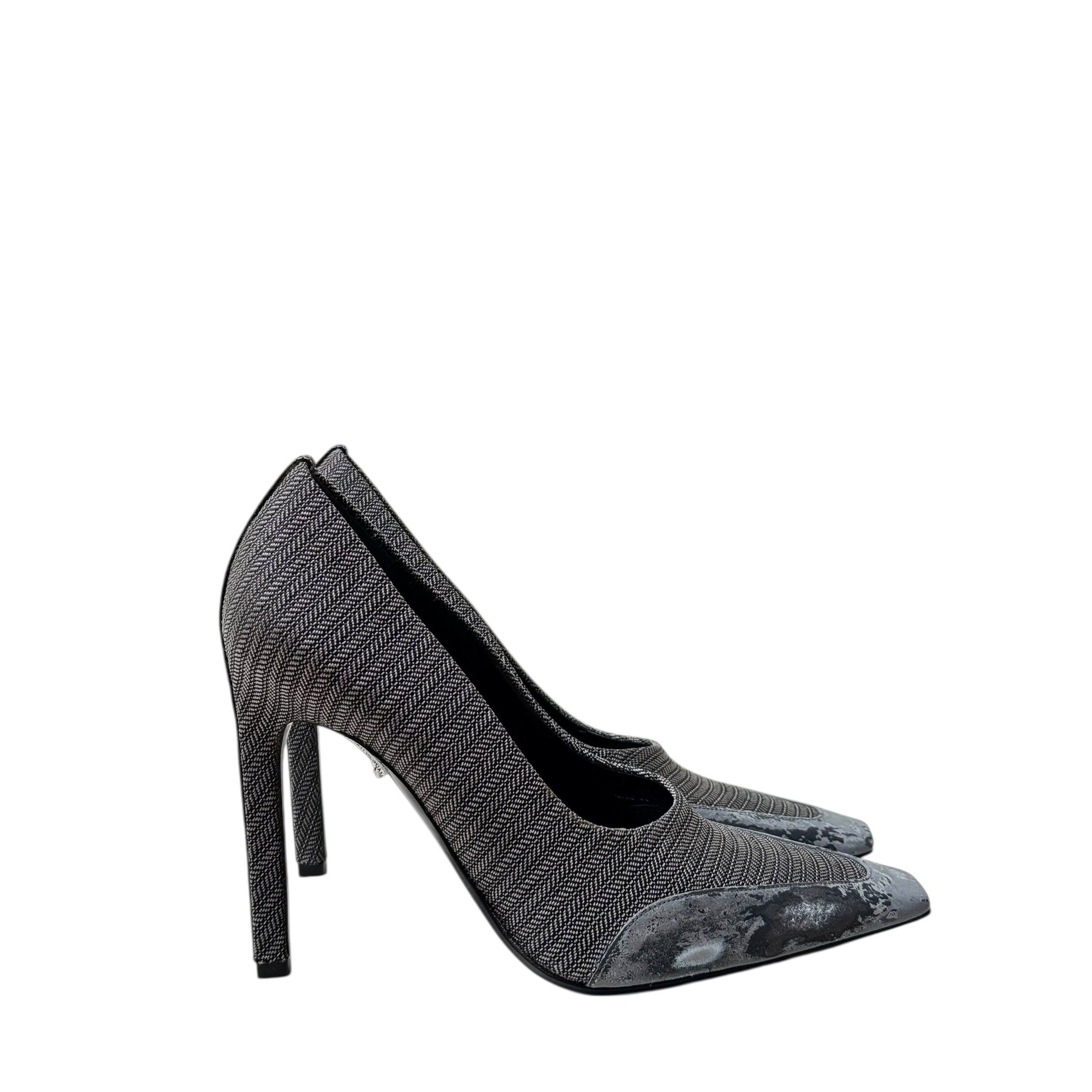 Balenciaga Balenciaga Textured Grey Pointed-Toe Pumps Size US 7.5 / IT 37.5 - 2 Thumbnail