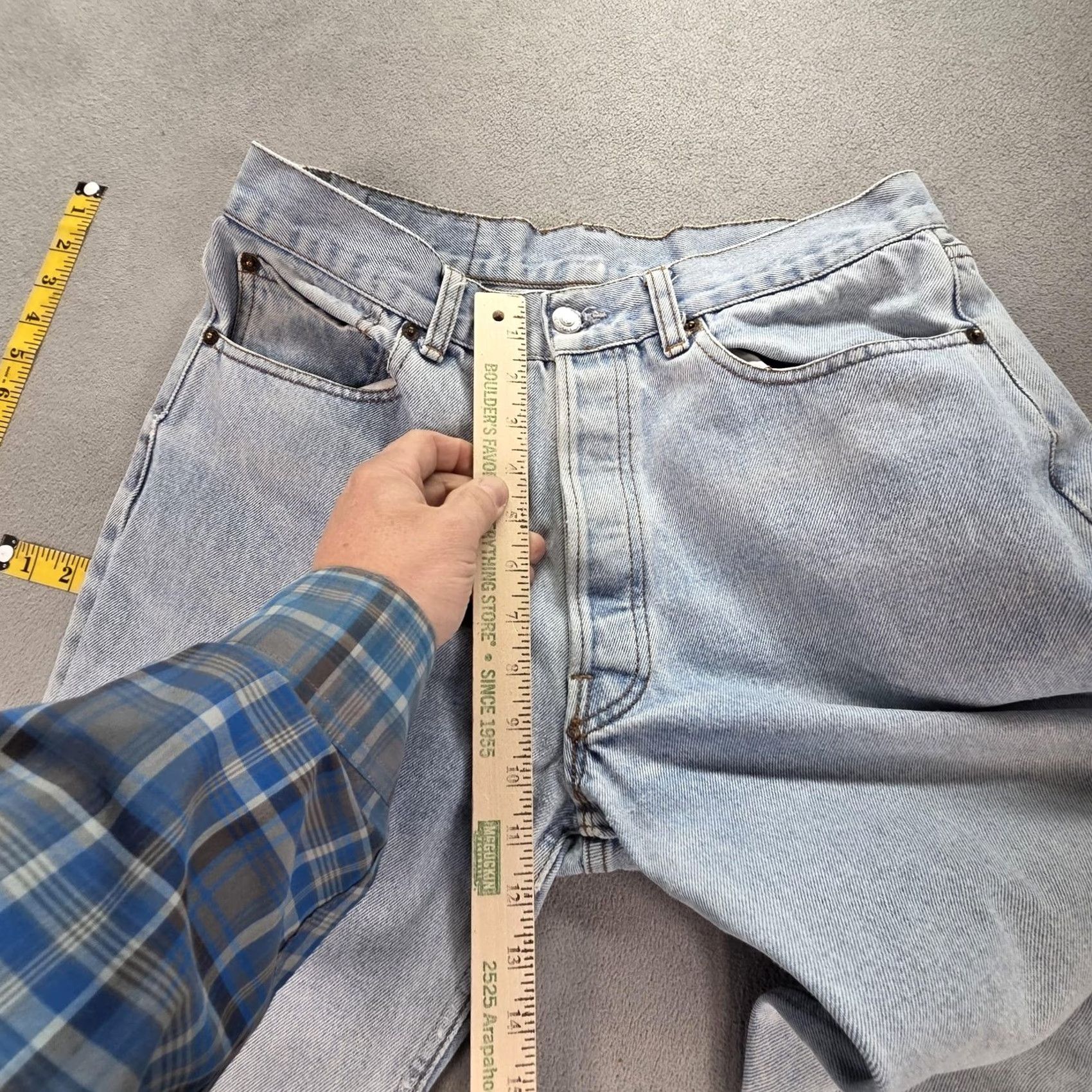 Levi's VINTAGE Levi's 501 Jeans Mens Blue Regular 30x27 Light Wash Denim Cotton Button Pockets 27 Inseam 30 Waist Size US 30 / EU 46 - 7 Thumbnail
