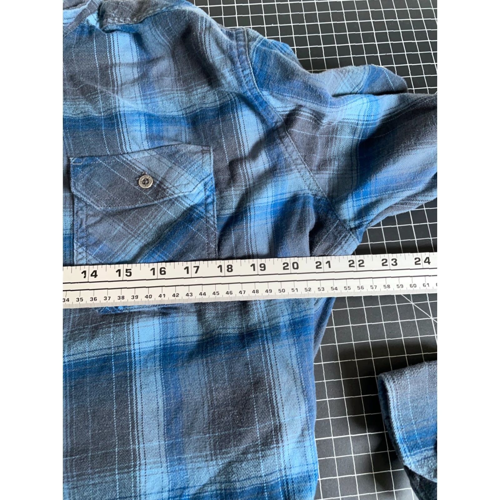Vintage VINTAGE? No. Kuhl Dillingr Flannel Shirt Mens Large Blue Plaid Cotton-Tencel 7186 Long Sleeve Button-Up Fall Winter Casual Workwear Mens Size US L / EU 52-54 / 3 - 5 Thumbnail