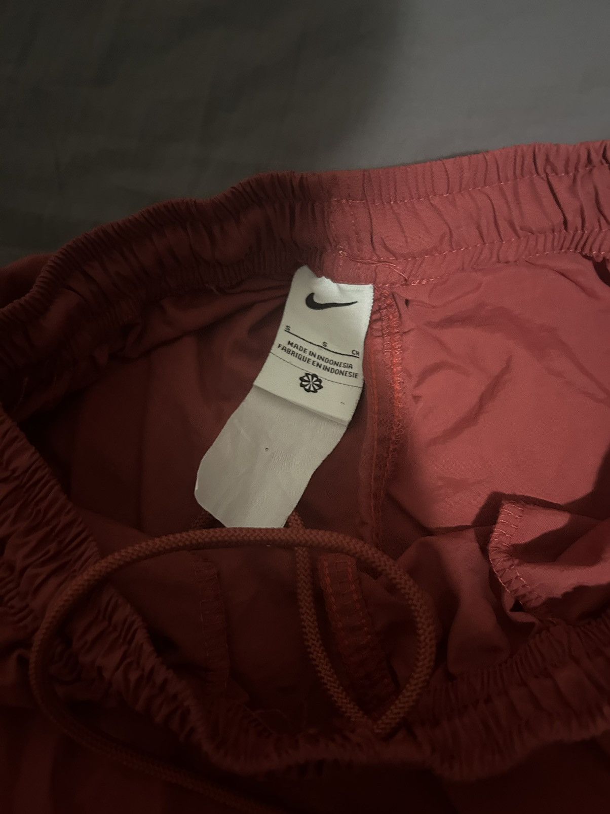 Nike × Vintage Red Nike Swoosh Shorts Size US 30 / EU 46 - 3 Thumbnail