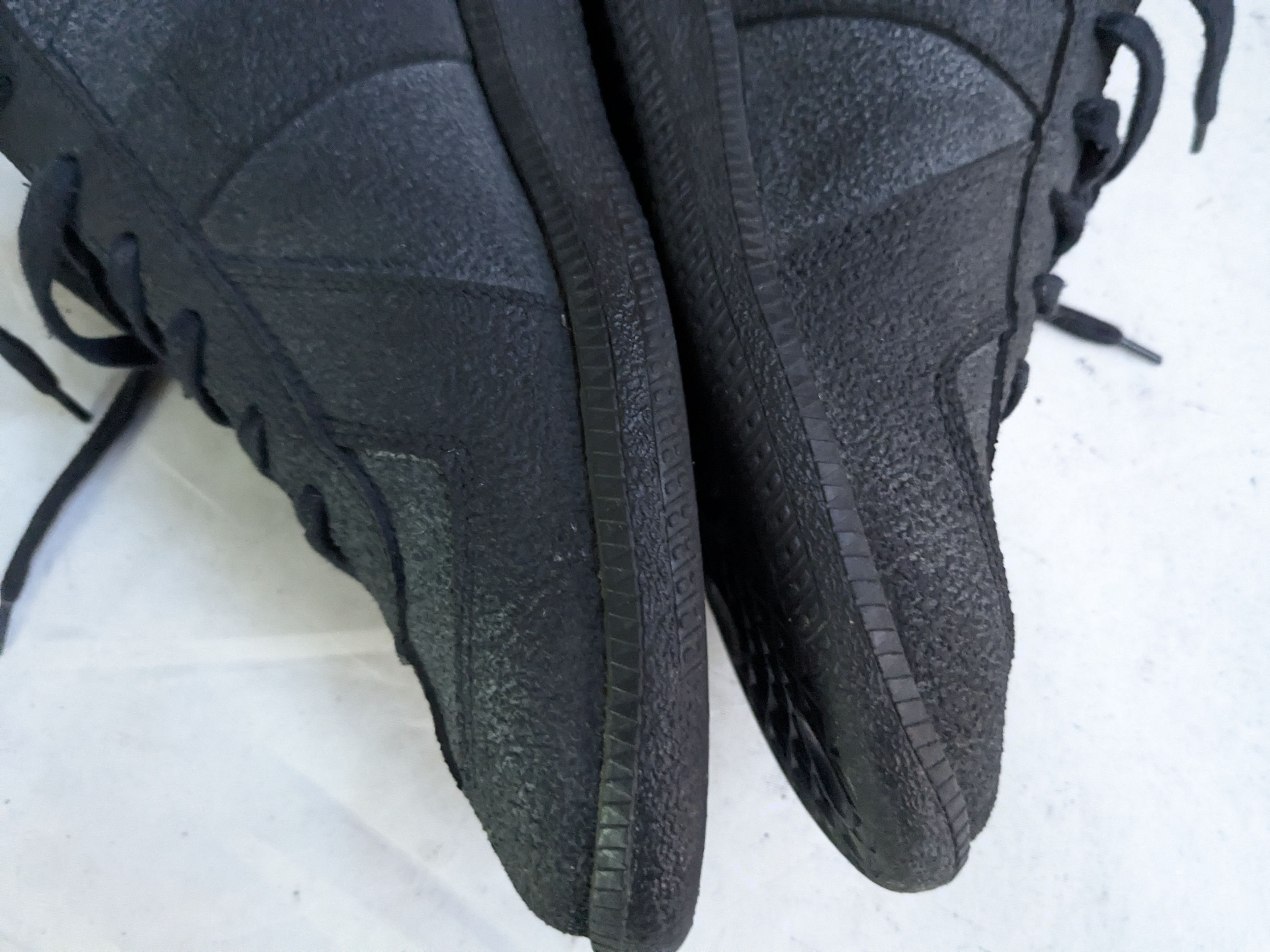 Maison Margiela Maison Margiela Replica GAT Rubberized 9 42 Low Tops Size US 9 / EU 42 - 12 Thumbnail