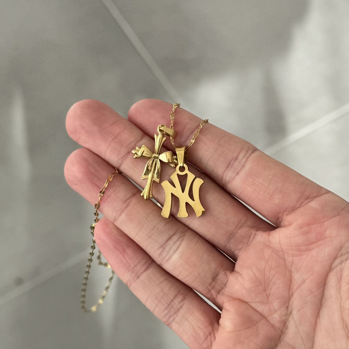 New York Yankees NY cross necklace gold Size ONE SIZE - 2 Thumbnail