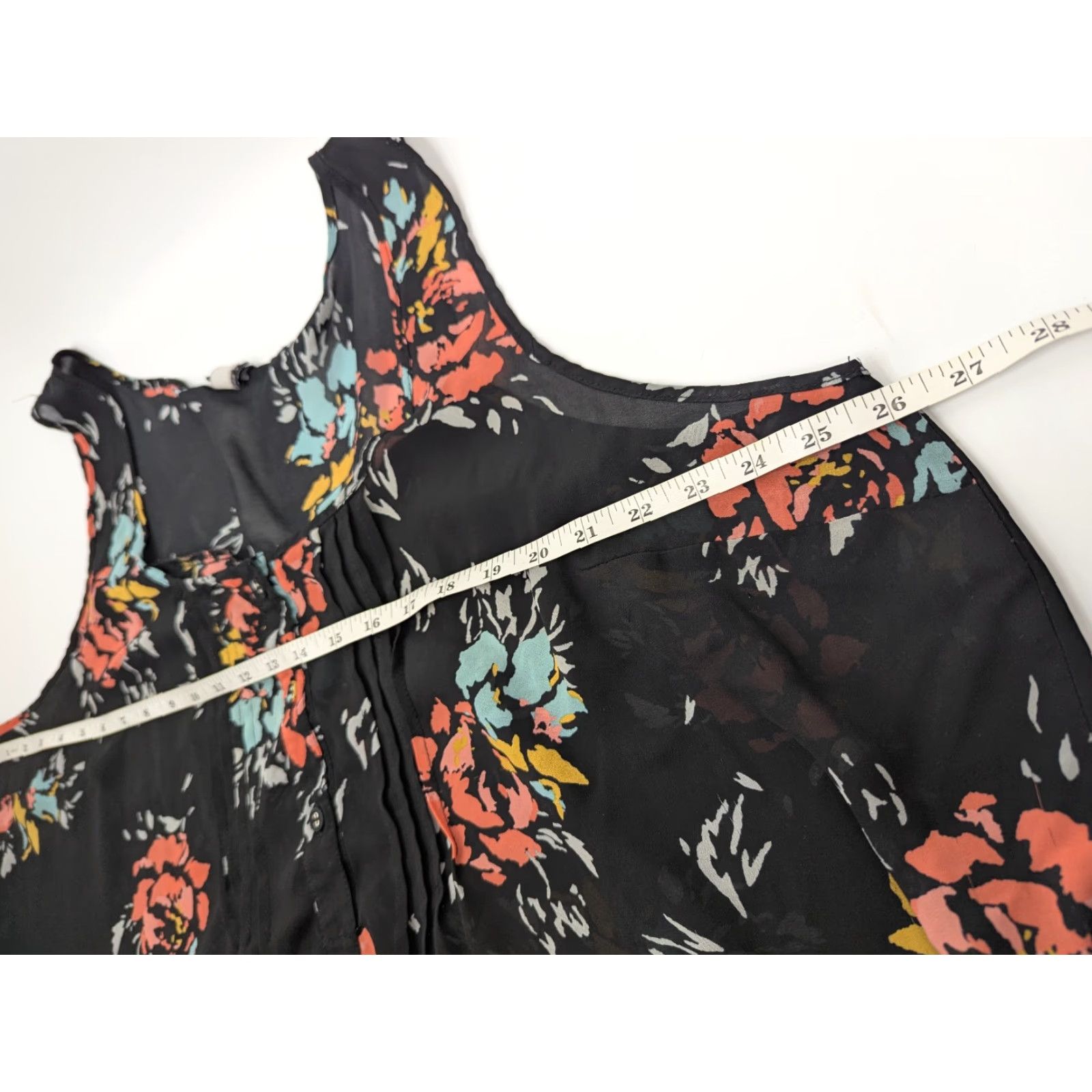 Torrid Torrid Black Floral Sheer Pleated Button Tank Blouse Open Back Women Size 3 Size XS / US 0-2 / IT 36-38 - 6 Thumbnail