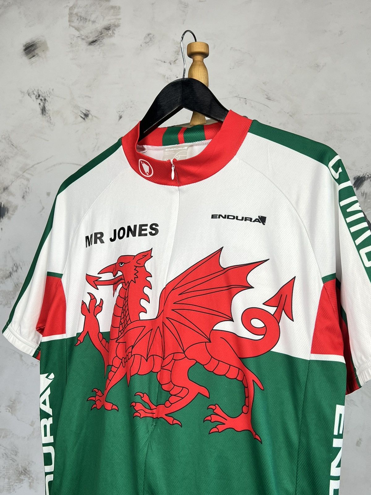 Vintage 2015 Endura Cymru Wales Cycling Jersey Size L Size US L / EU 52-54 / 3 - 3 Thumbnail