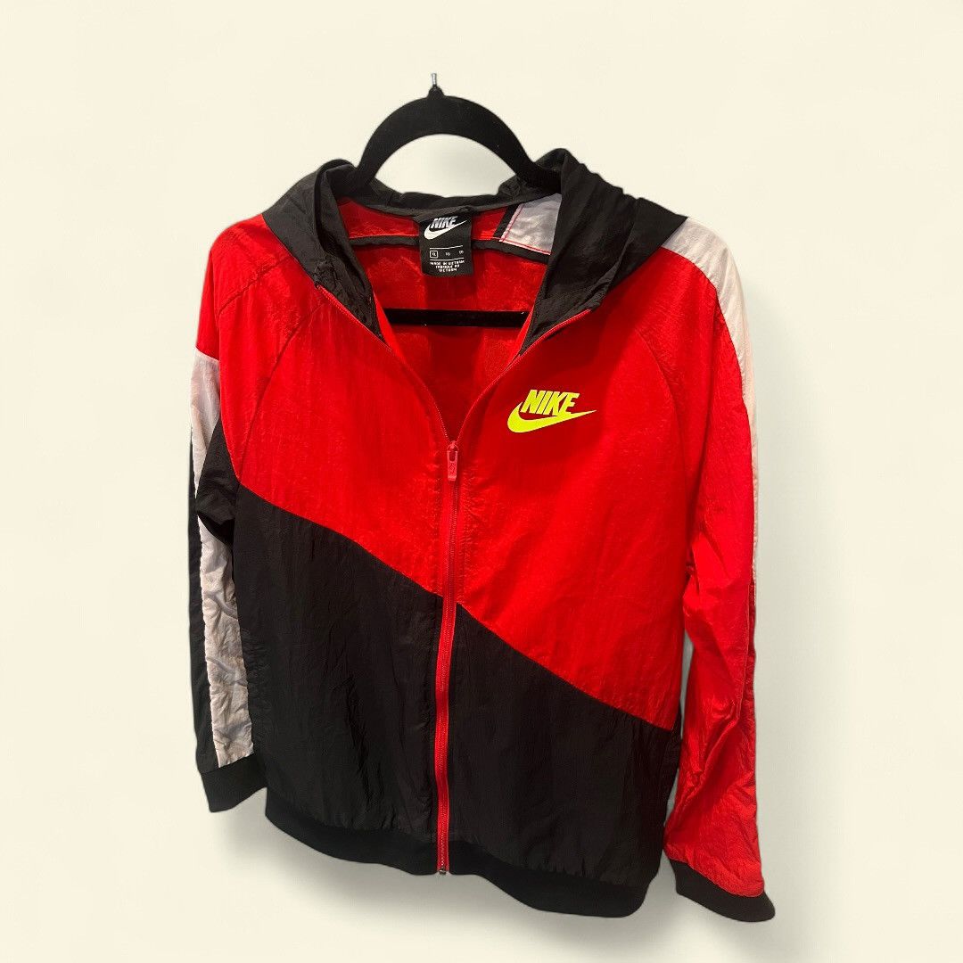 Nike 90’s Vintage Lightweight Red & Black Spray Jacket (Mens XL) Size US XL / EU 56 / 4 - 5 Thumbnail