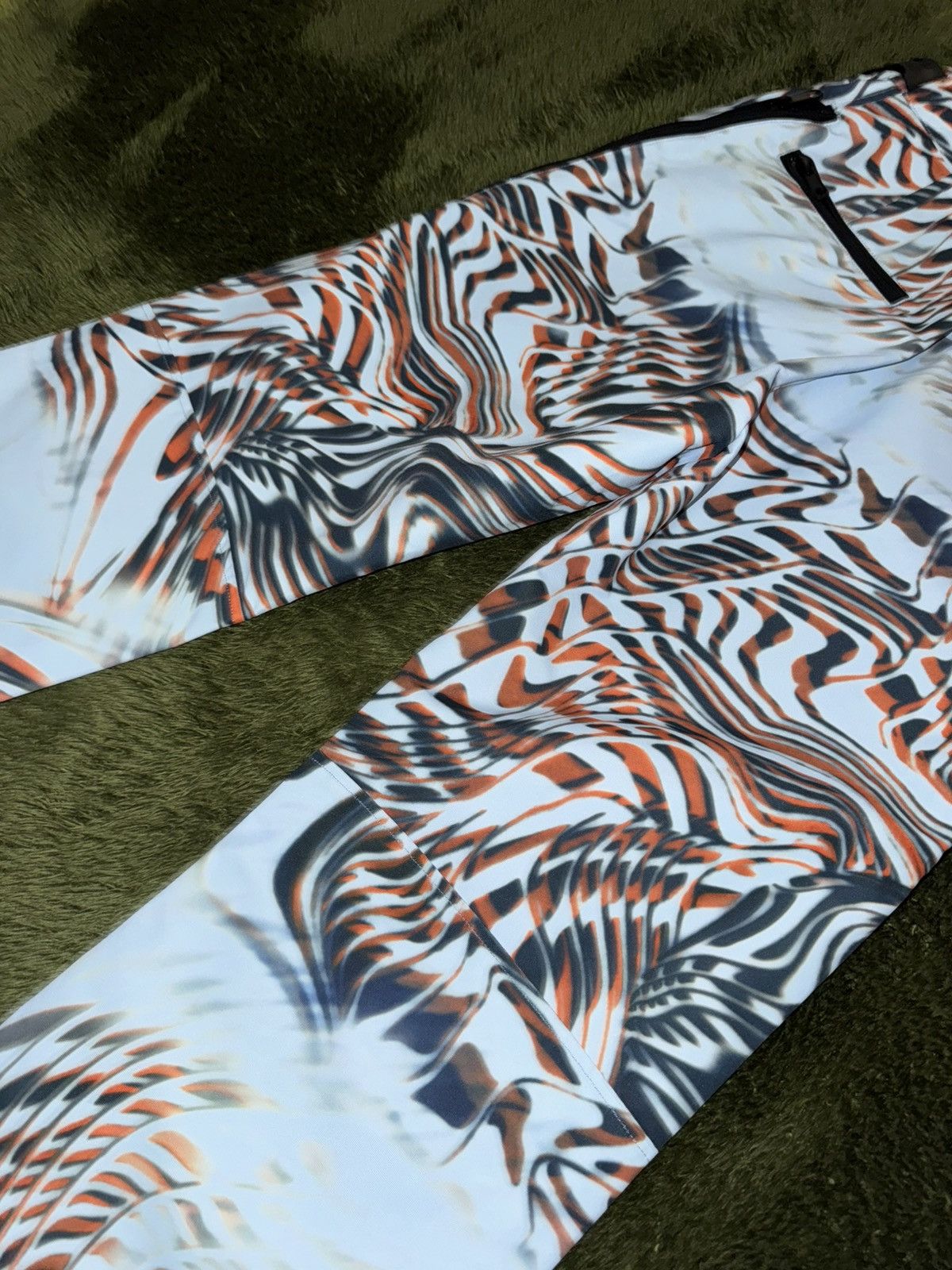 Diesel [32] DIESEL Optical Graphic Embroidered Logo Bootcut Pants Size US 32 / EU 48 - 11 Thumbnail