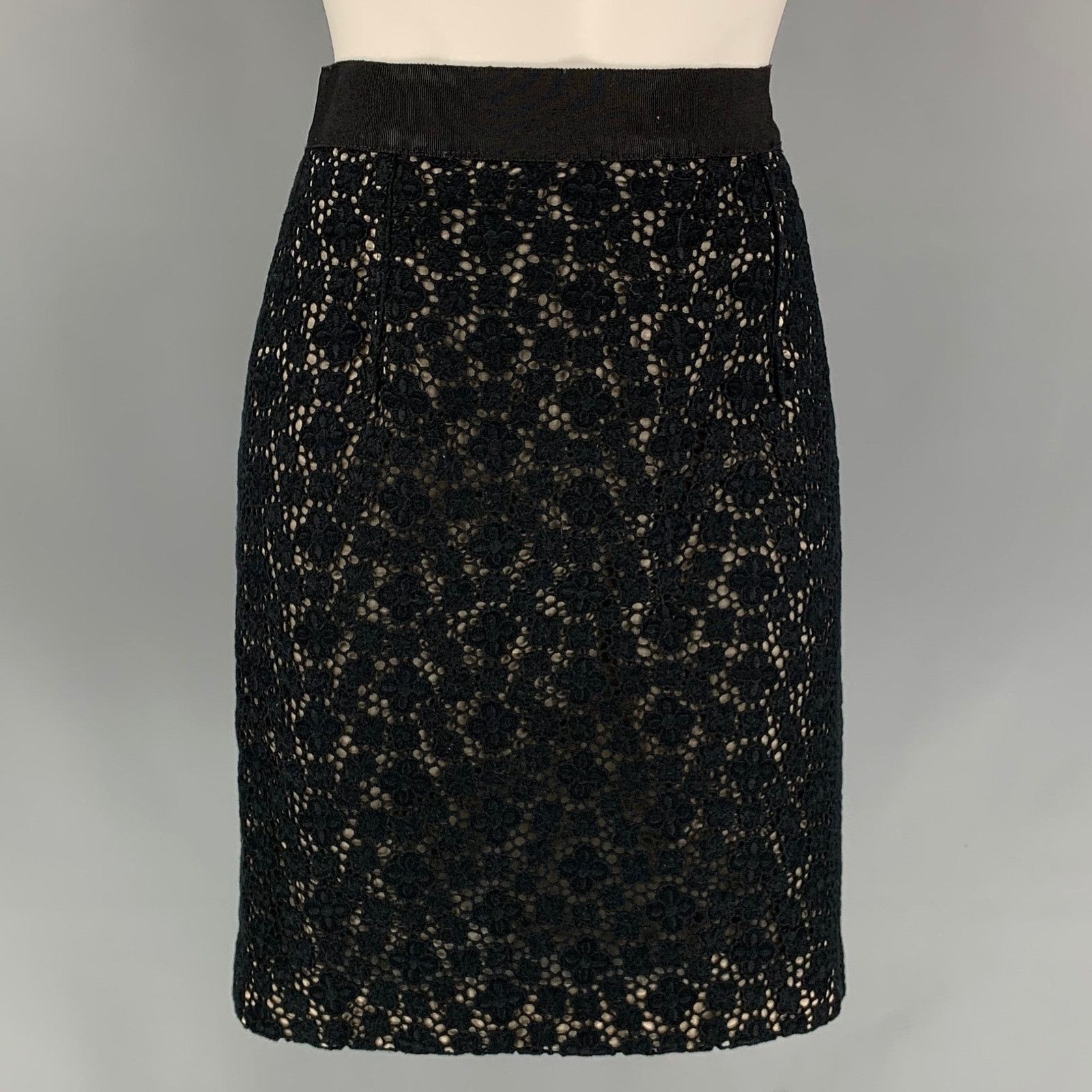 Giambattista Valli GIAMBATTISTA VALLI Size S Black Cotton Guipure Pencil Skirt Size 28" / US 6 / IT 42 - 1 Thumbnail