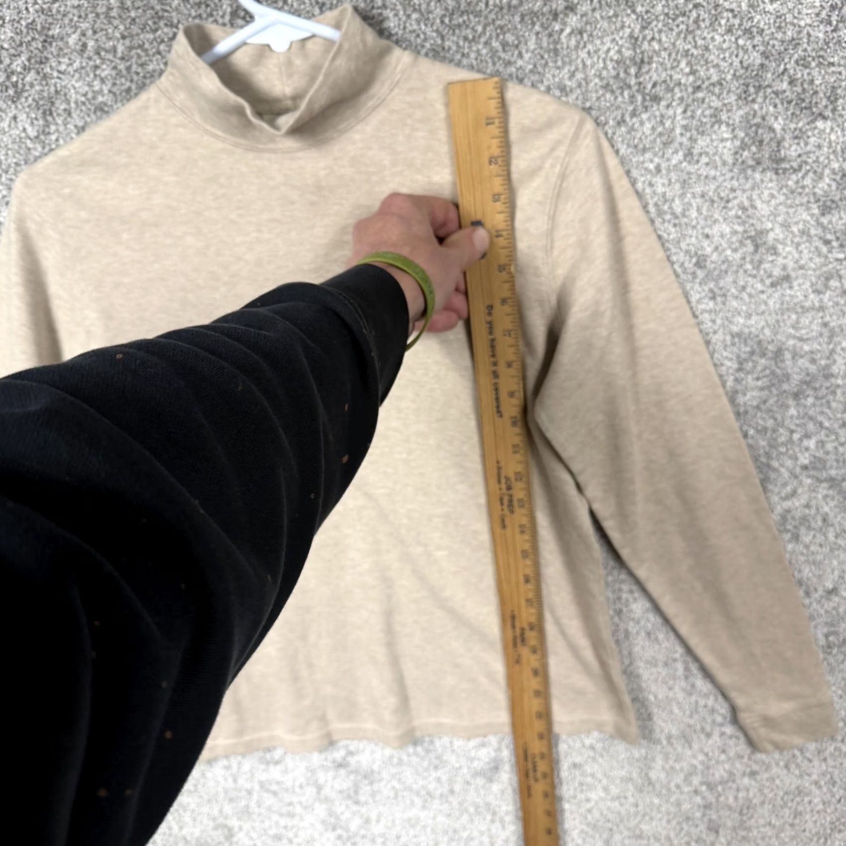 Vintage VINTAGE L.L.Bean T-Shirt S Beige Mock Neck Long Sleeve Cotton Spandex Jersey Solid 90s Minimalist Casual Womens Size S / US 4 / IT 40 - 2 Thumbnail