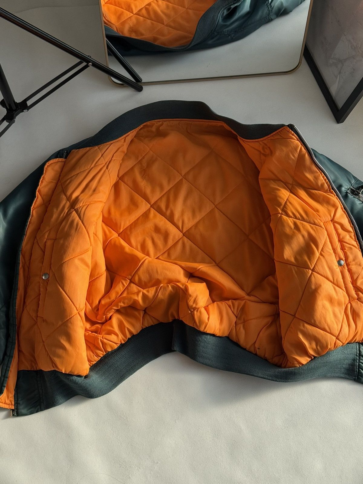 Vintage Vintage Boxy Faded MA1 Bomber Jacket Alpha Industries Style Size US L / EU 52-54 / 3 - 9 Thumbnail