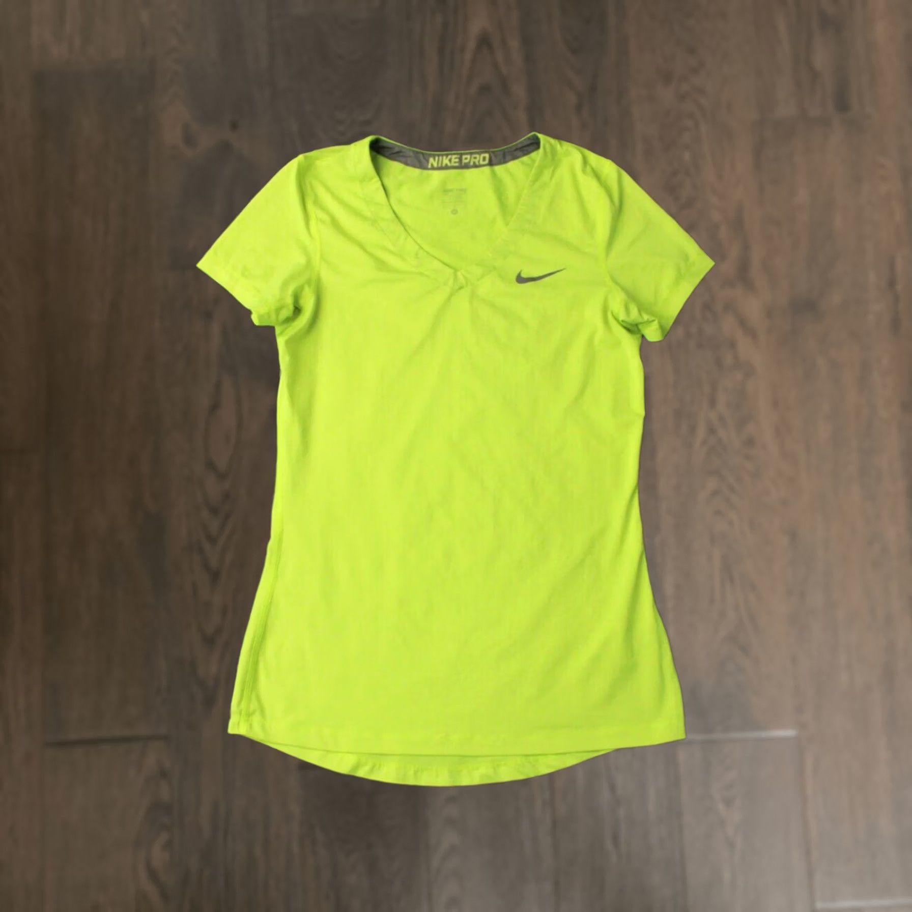 Nike NIKE PRO DRI-FIT 2014 WOMEN COMPRESSION SHIRT JERSEY T-SHIRT TEE ORIGINAL SIZE M Mint Woman Jersey T-Shirt Nike Womens M XS? Size M / US 6-8 / IT 42-44 - 1 Thumbnail