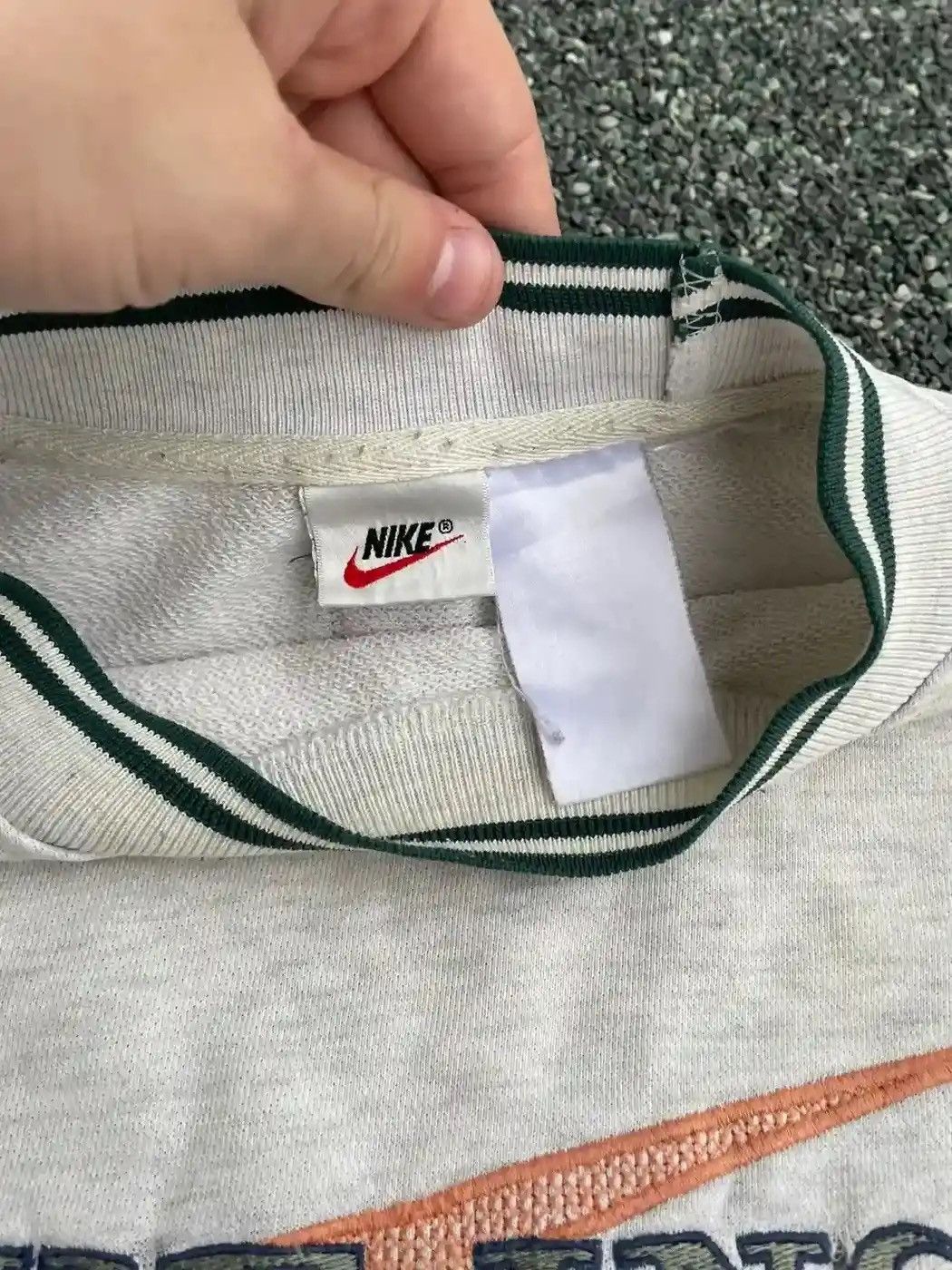 Nike Vintage 90s nike big embroidered sweatshirt nike swoosh usa Size US L / EU 52-54 / 3 - 5 Thumbnail