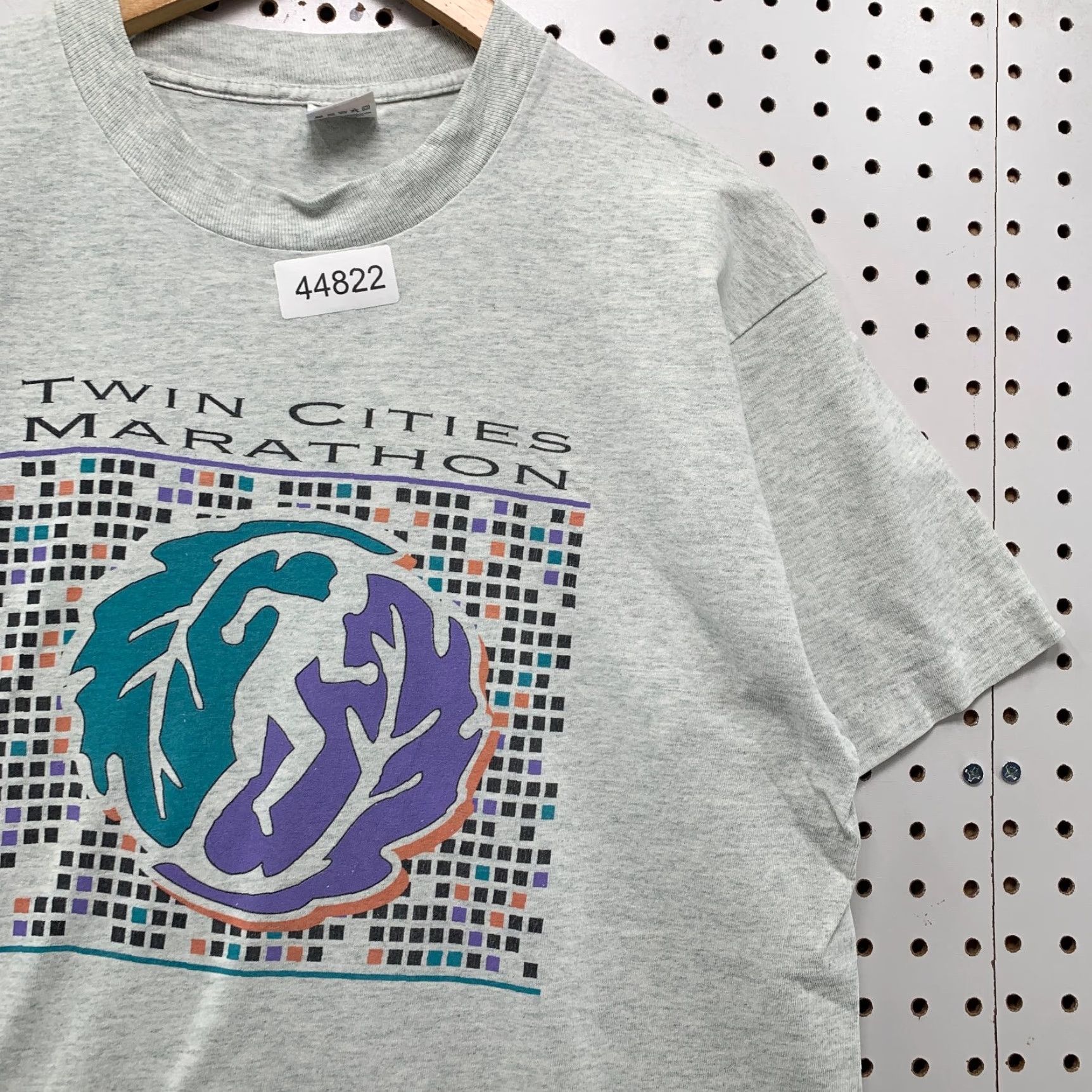 Fruit Of The Loom VINTAGE Twin Cities Marathon Shirt Mens L Gray 90s USA Cotton Fruit of the Loom Shirt 90s Mens Large Gray Vintage 90s Marathon Tshirt Size US L / EU 52-54 / 3 - 5 Thumbnail