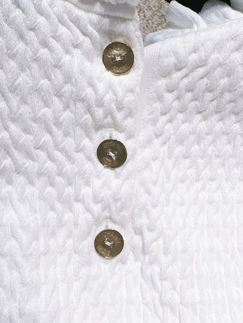 Chanel Chanel 24A white short-sleeved knitted wooden ear short-sl Size S / US 4 / IT 40 - 3 Thumbnail