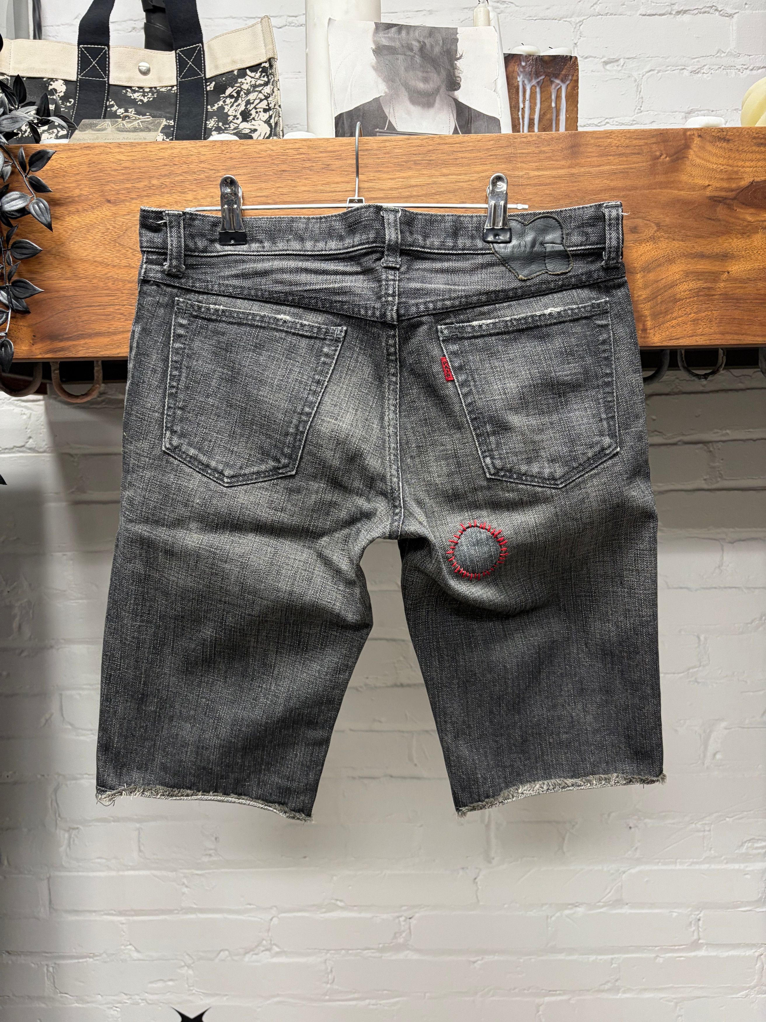 Number (N)ine AW2004 Number (N)ine ‘Give Peace a Chance’ Denim Shorts Size US 31 - 3 Thumbnail
