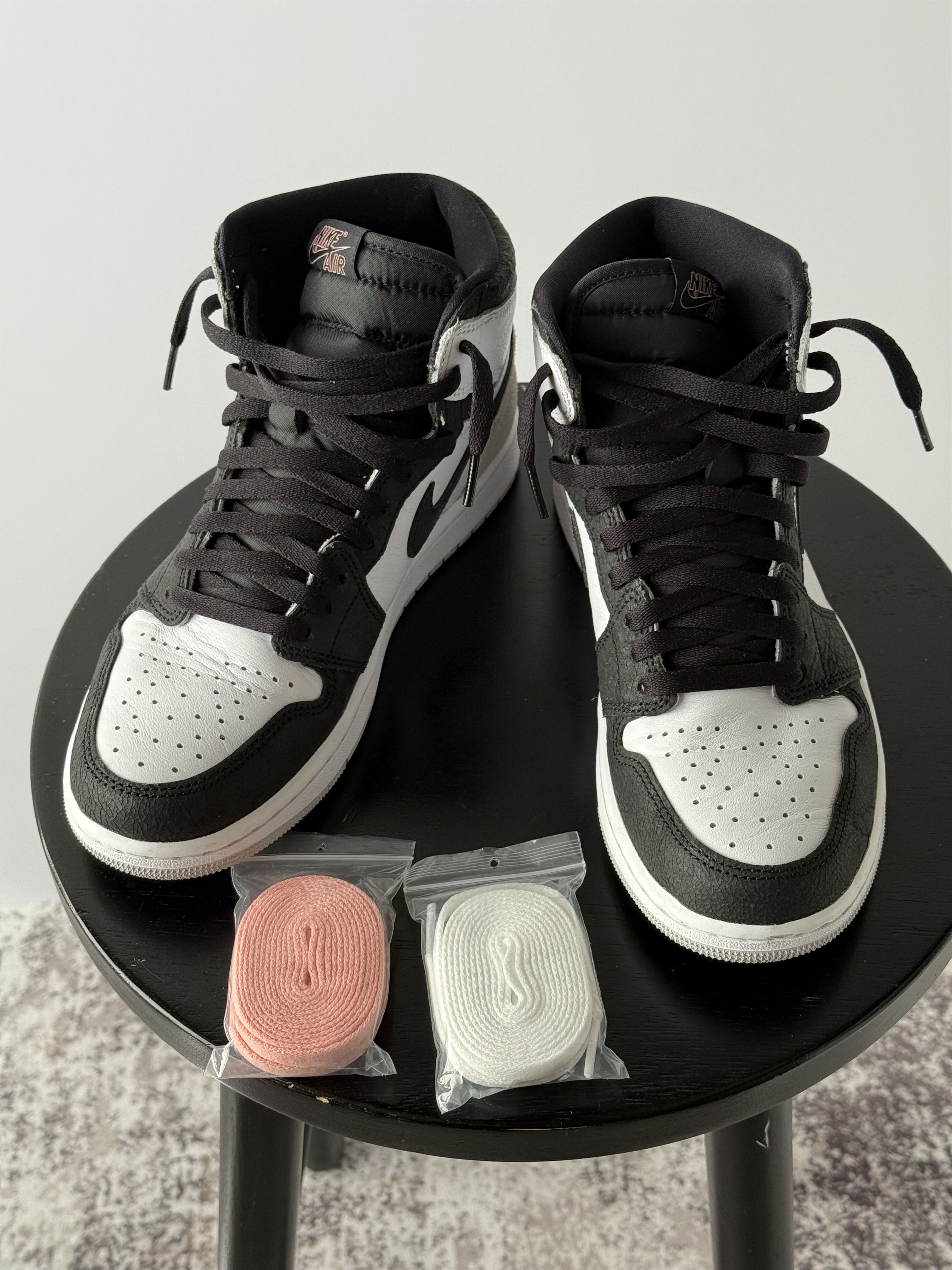 Nike *USED* Air Jordan 1 Retro High OG Stage Haze size 9 Size US 9 / EU 42 - 1 Thumbnail