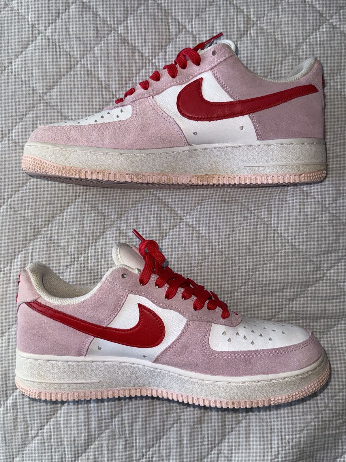 Nike Nike Air Force 1 Low ‘07 QS ‘ Valentine’s Day Love Letter ‘ Size US 8.5 / EU 41-42 - 2 Thumbnail