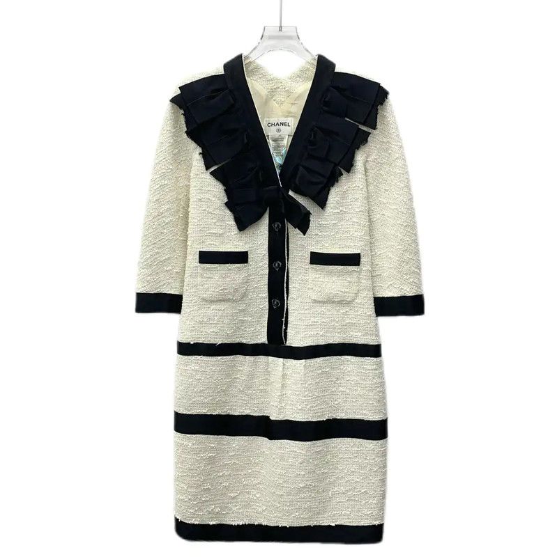 Chanel Chanel Beige Dress with Black Trim and Ruffles 0089 Size XS / US 0-2 / IT 36-38 - 1 Thumbnail