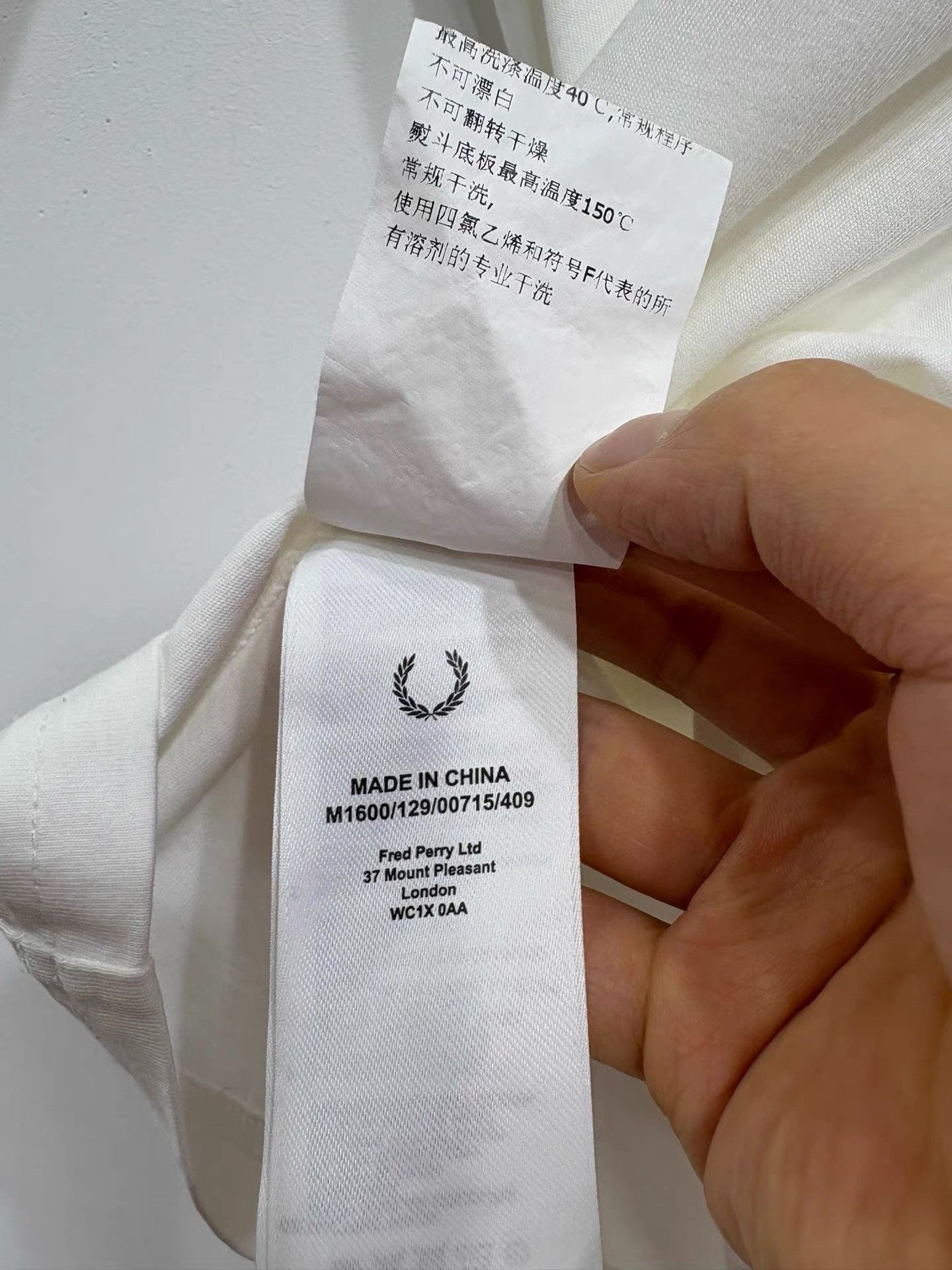 Fred Perry Fred Perry Men's White Logo T-Shirt K29 Size US M / EU 48-50 / 2 - 6 Thumbnail