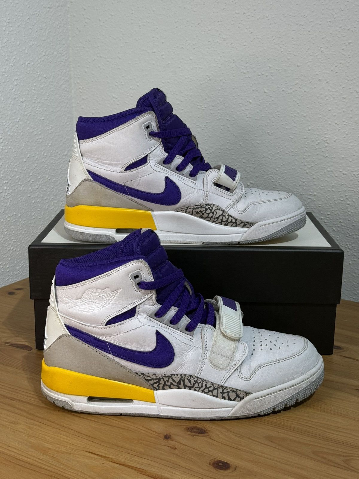 Jordan Brand × Nike Nike Air Jordan Legacy 312 Lakers Size US 10 / EU 43 - 3 Thumbnail
