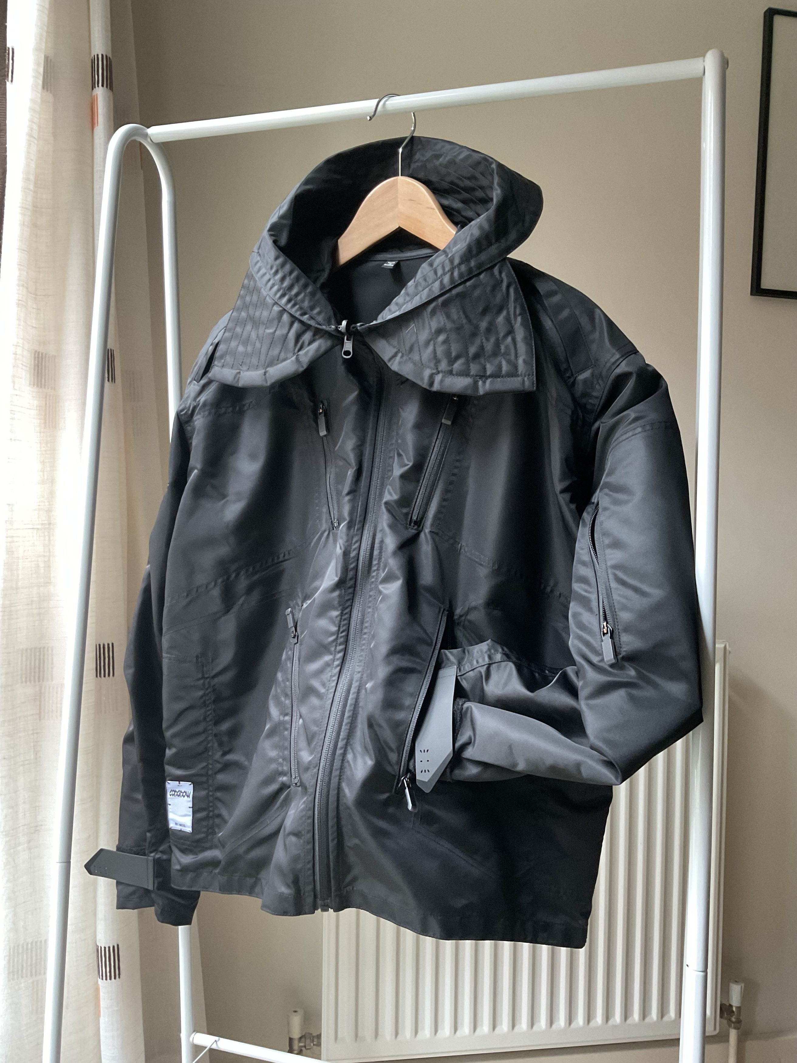 image of Mcq Alexander Mcqueen Reversible Mcq Oversized Pointed Pocket Jacket in Black, Men's (Size Medium)