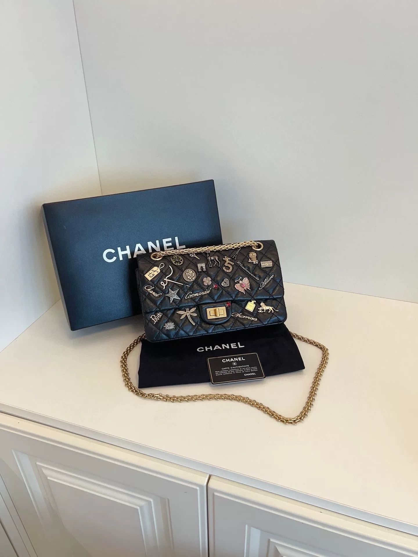 Chanel Pre-loved Bag Very good condition Size ONE SIZE - 1 Thumbnail