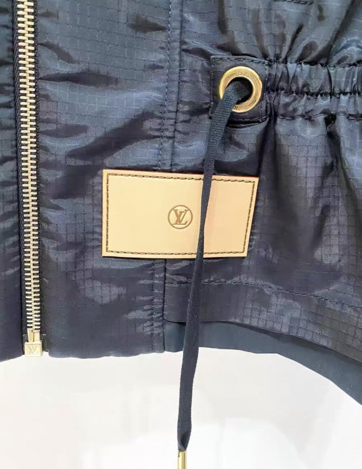 Louis Vuitton Louis Vuitton Classic Black V-Neck Zip-Up Jacket J33 Size XS / US 0-2 / IT 36-38 - 3 Thumbnail