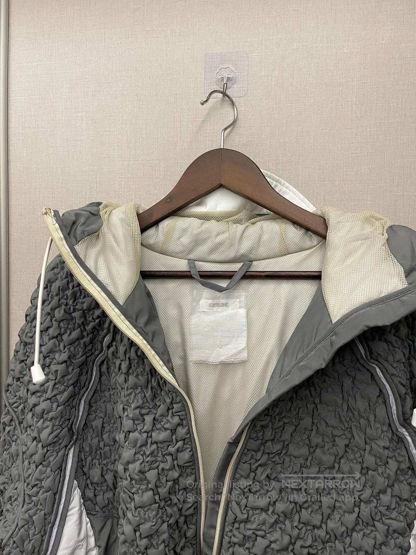 Kusikohc Gray Textured Hooded Jacket with Contrast Panels. Size US XL / EU 56 / 4 - 3 Thumbnail