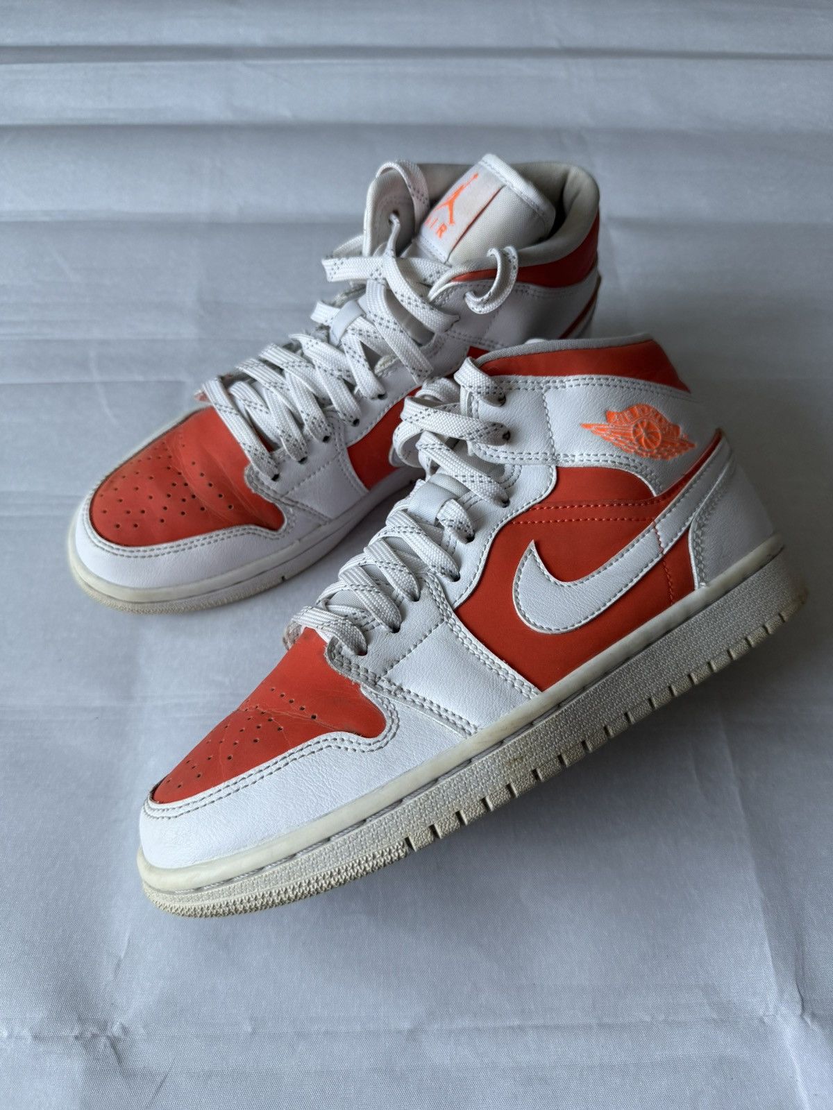 Jordan Brand × Nike Nike Air Jordan Retro 1 MID high sneakers Size US 6.5 / IT 36.5 - 2 Thumbnail