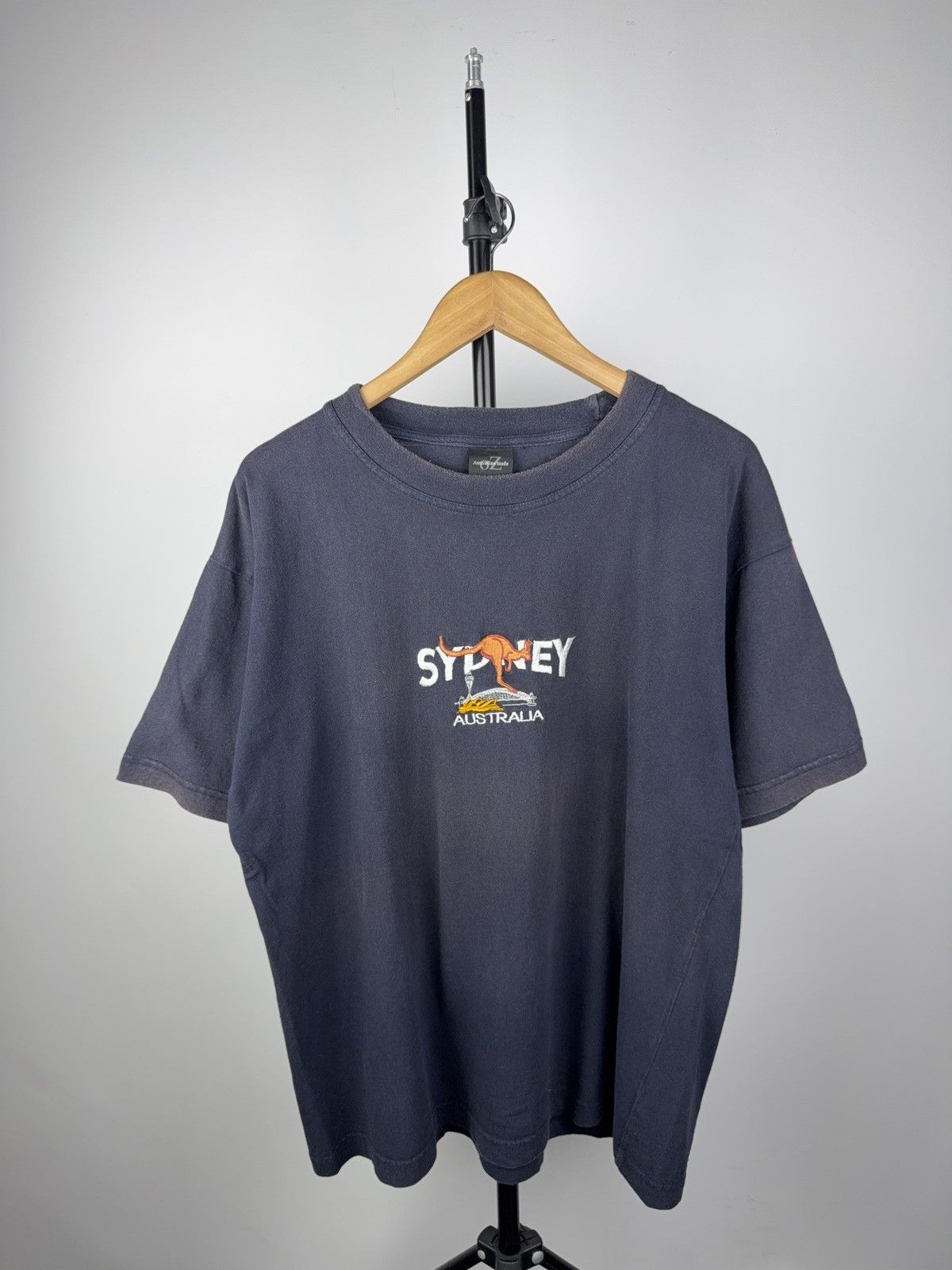 Vintage Vintage Faded Sydney Australia Tee Kangaroo Embroidery XL Size US XL / EU 56 / 4 - 1 Thumbnail