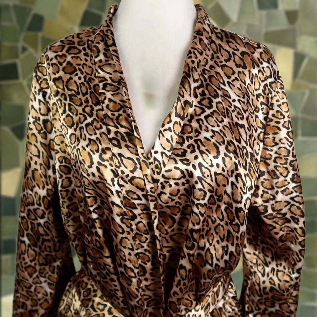Vintage VINTAGE Morgan Taylor Brown Leopard Print Satin Robe S Womens Long Sleeve Polyester 90s Size ONE SIZE - 1 Thumbnail
