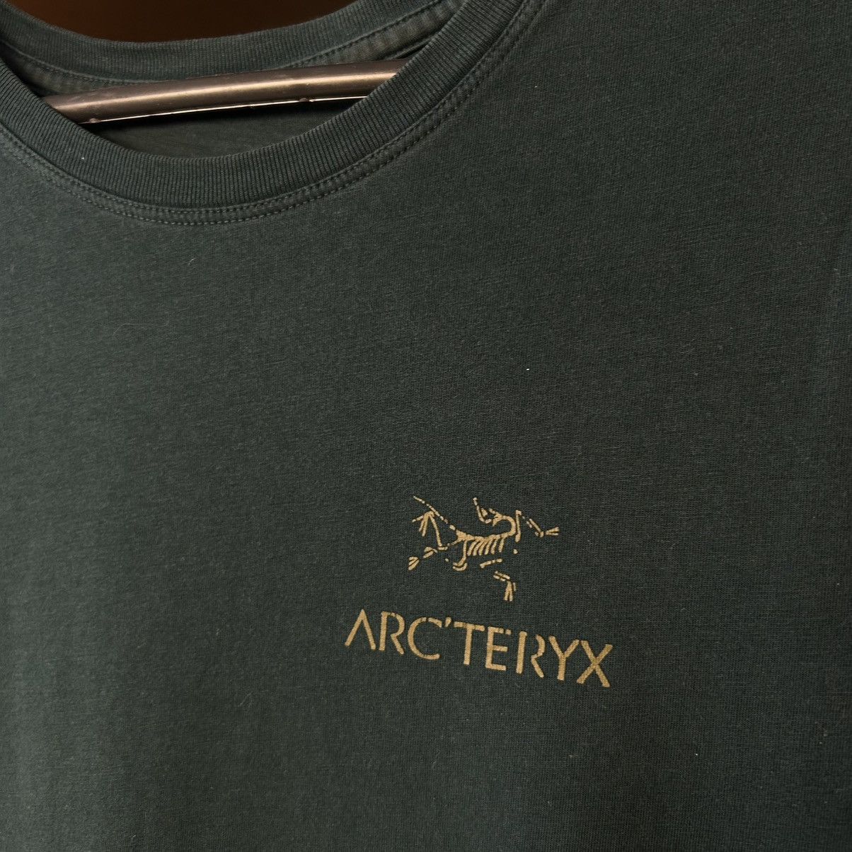 Arc'teryx Mens Arcteryx Small Logo Basic Streetwear outdoor tee Size US S / EU 44-46 / 1 - 3 Thumbnail