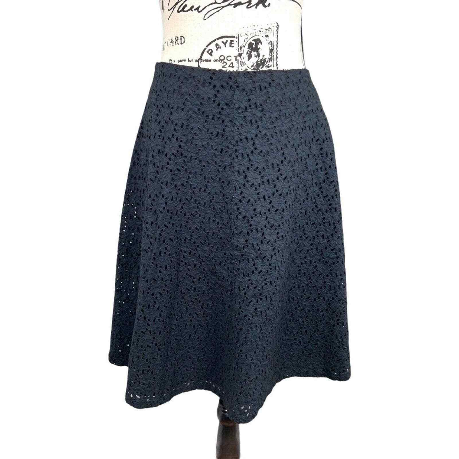 Gap GAP A-Line Skirt Knee Length Floral Eyelet Black Cotton 4 Size 27" / US 4 / IT 40 - 1 Thumbnail