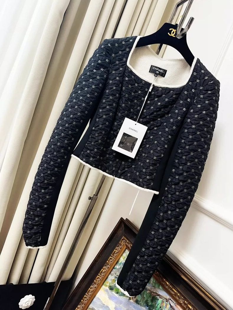 Chanel Chanel Black embroidered double C square collar long-sleev Size XXS / US 00 / IT 34 - 6 Thumbnail