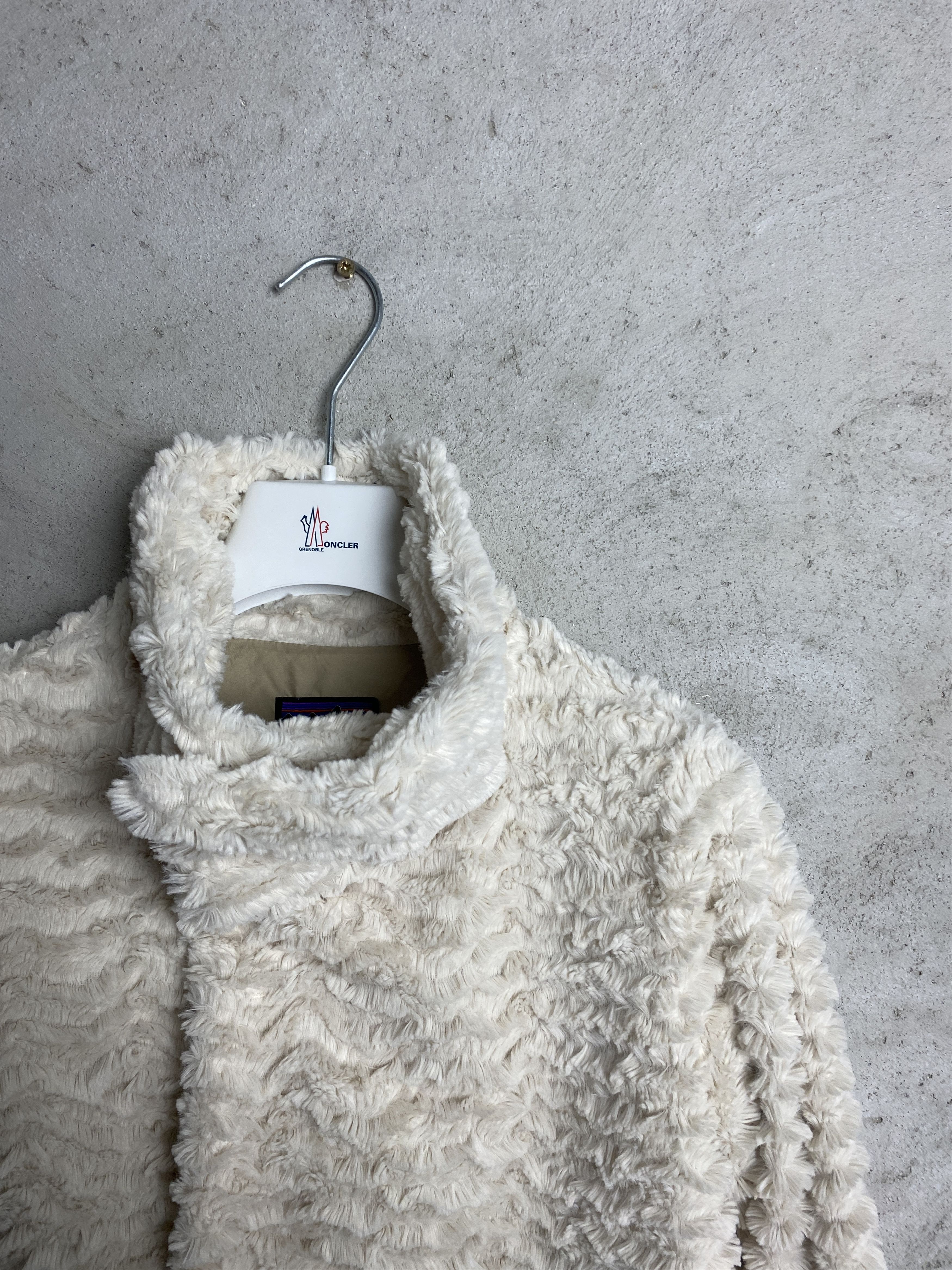 Patagonia Patagonia Faux Fur jacket fuzzy snap outdoor Size XS / US 0-2 / IT 36-38 - 2 Thumbnail