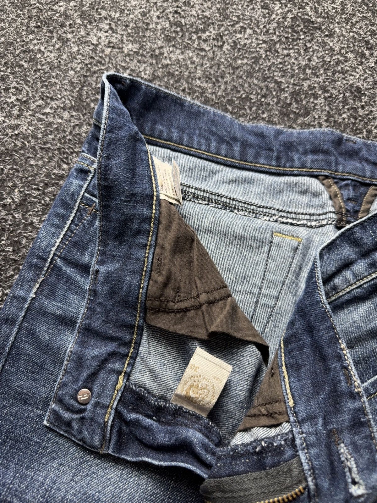 Diesel Luxury 00s Diesel LIV Jeans Distressed Y2K Wash Denim Size 30" / US 8 / IT 44 - 11 Thumbnail