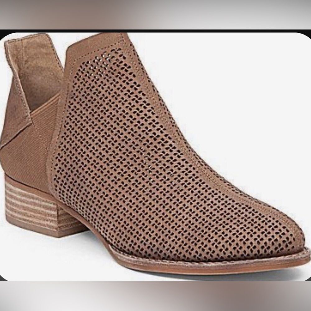 Vince Camuto Vince Camuto Celena brown suede perforated booties. Stacked Size US 10 / IT 40 - 1 Thumbnail