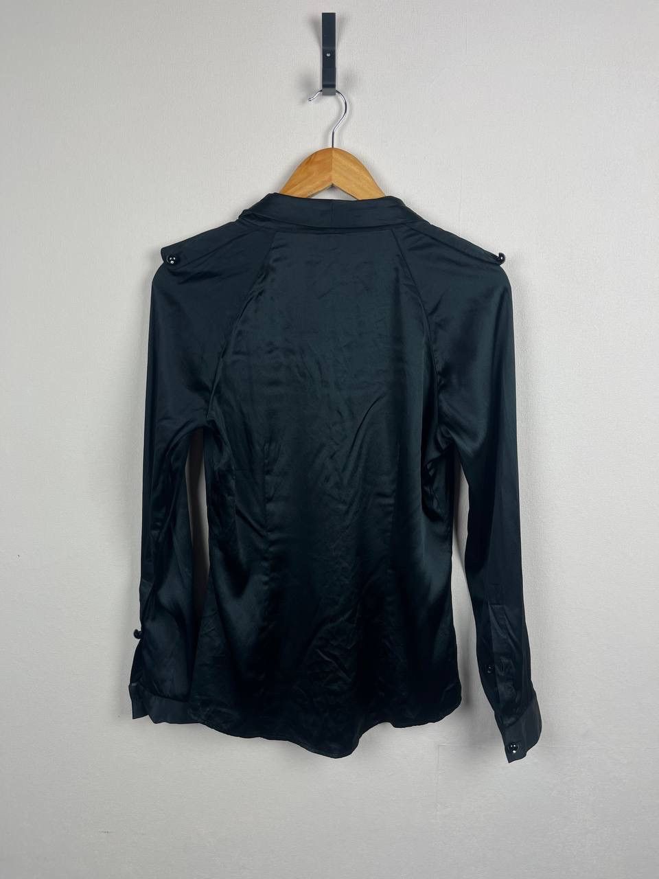 Burberry Burberry London Silk V-Neck Button Long Sleeve Blouse Size 6 Size M / US 6-8 / IT 42-44 - 12 Thumbnail