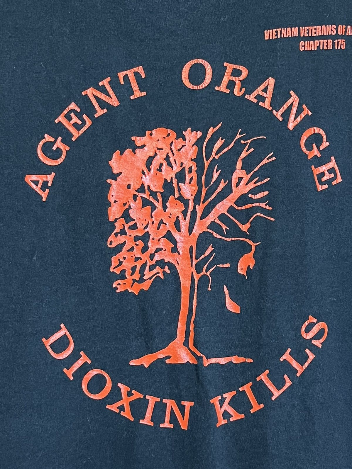 Vintage ARMY🔥VINTAGE Y2K AGENT ORANGE DIOXIN KILLS T SHIRT Size US L / EU 52-54 / 3 - 3 Thumbnail
