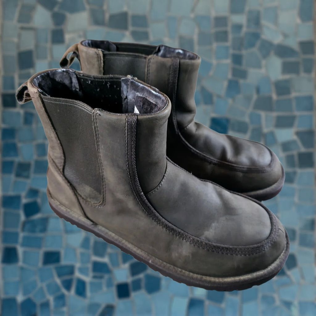 Ugg UGG Men's Brown Suede Chelsea Boots Pull On Size 10 Size US 10 / EU 43 - 1 Thumbnail