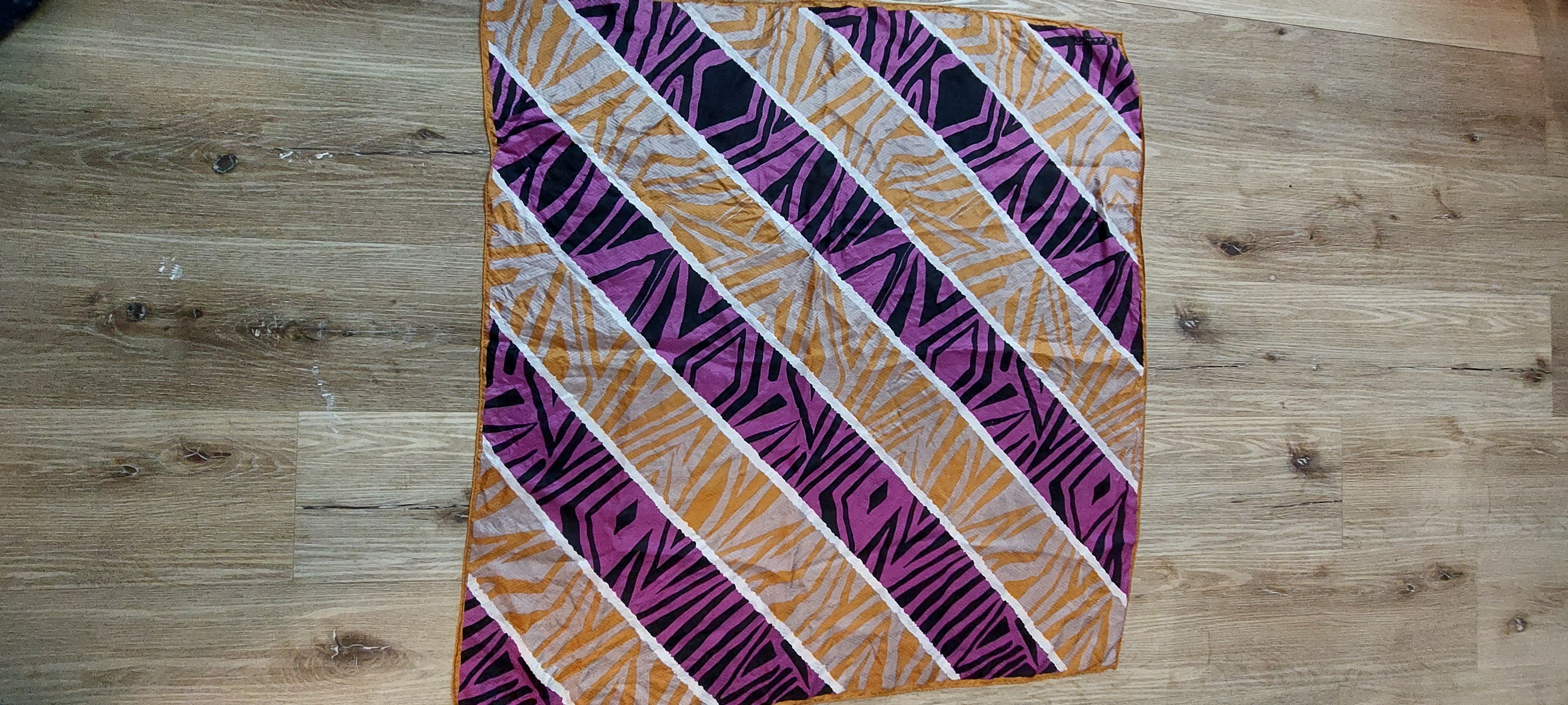Oscar De La Renta Oscar de la Renta Silk Scarf - Made in Japan - 30" Size ONE SIZE - 1 Thumbnail